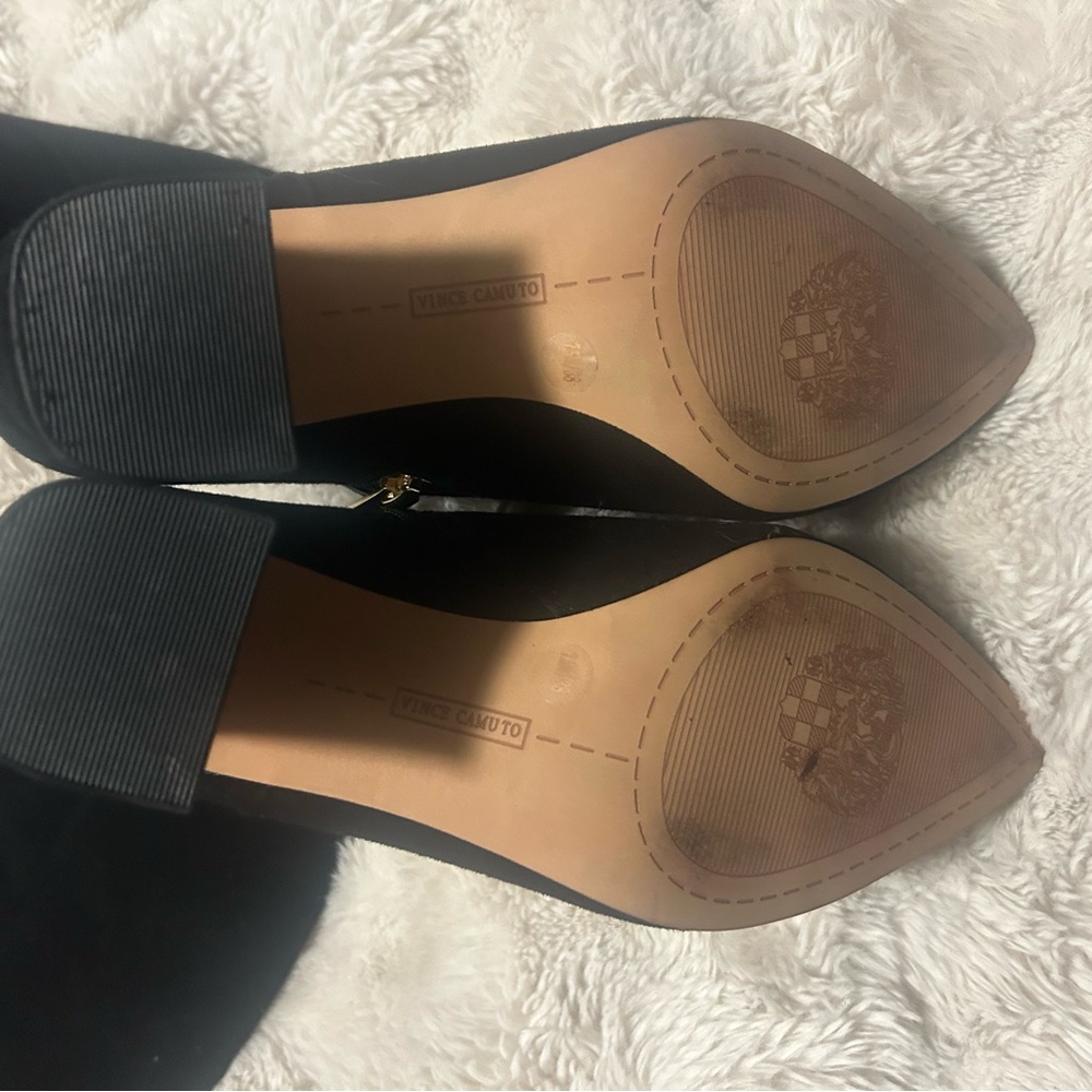 Vince Camuto Black Ankle Boots suede gorgeous boots that make a style pop - Picture 6 of 7